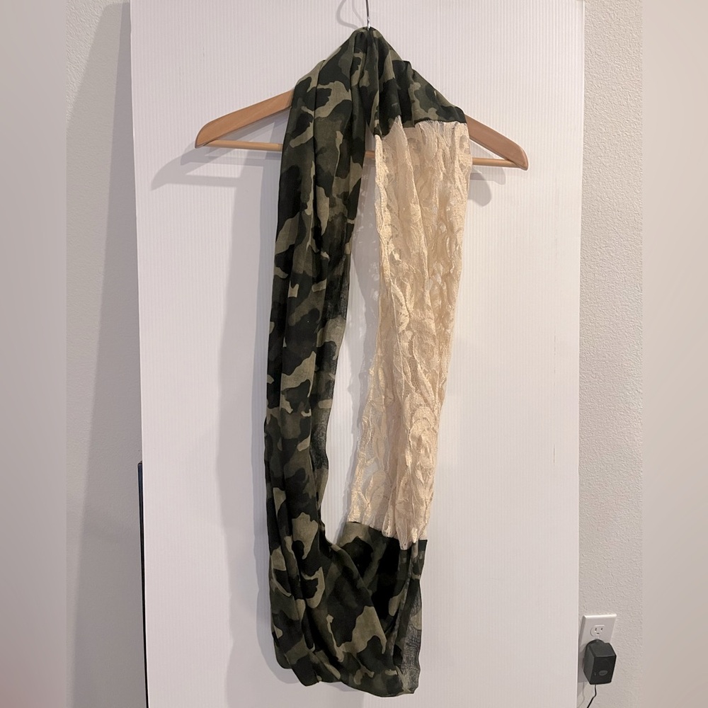 CHATTIES army camo/lace infinity scarf